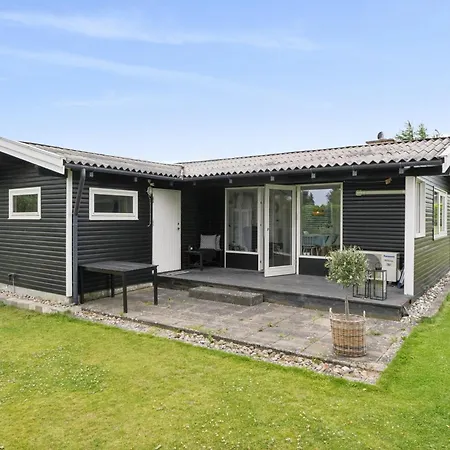 Nordic Style Summer House For Two Bogense