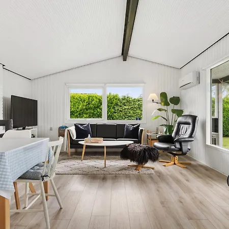 Nordic Style Summer House For Two * Bogense